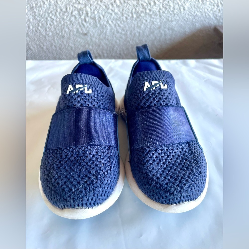 APL‎ Kids Navy Blue Sneakers Size 8